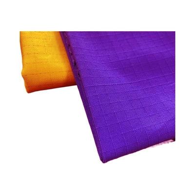 Wasserdichtes Polycotton-Ripstop-Gewebe, ideal für Arbeitsausrüstung, Uniformen und Regenmäntel