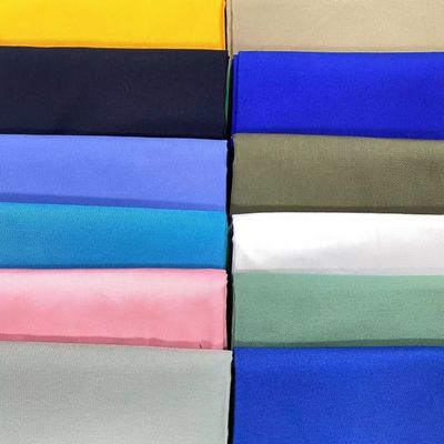 Arbeitsausrüstung Textil einfacher Stil 65% Polyester 35% Baumwolle 260gm Wasserdichtes Leinwandgewebe