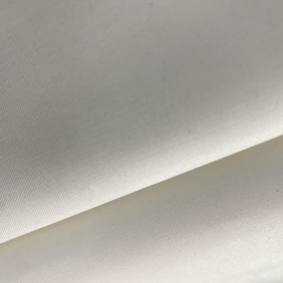 Kostenlose Probe Gewebter weiß gefärbter arabischer Thobe Stoff 100plyester für Ostkleid Thobe