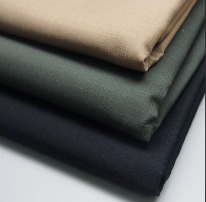 Kleingefärbtes Polycotton-Ripstop-Gewebe Wasserdichtes Uniformgewebe