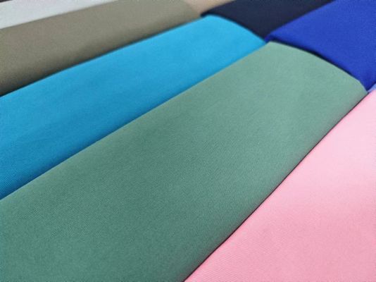 Zusammengestellte Farbe 210T Taffeta-Polyester-Bindung für 100% Polyester-Anti-Pille-Toowe