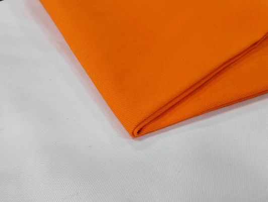 Exportierte Standard 100% Polyester-Lining 210T Taffeta für angepasste Farbstoffe