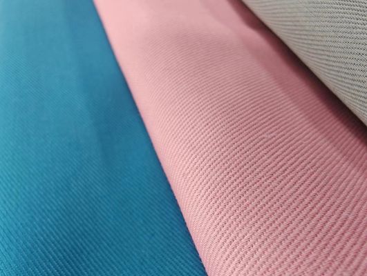 Exportierte Standard 100% Polyester-Lining 210T Taffeta für angepasste Farbstoffe