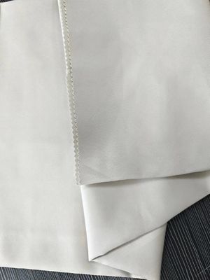 Druckfähiges 100% Polyester 210T Taffeta-Feuerhemmstoff für Mittelgewichtsverkleidungen