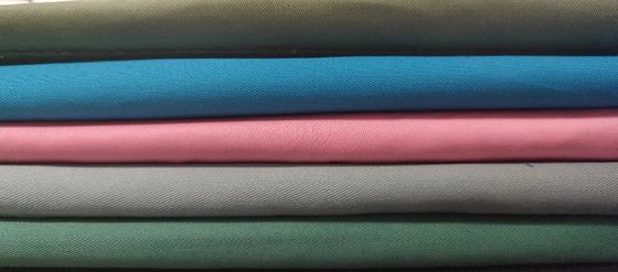 Zusammengestellte Farbe 210T Taffeta Polyester Auskleidungsgewebe Flammschutzmittel für Heimtextilien