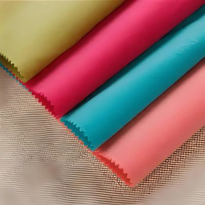 Farbgewebtes Gewebe 210T Taffeta für exportierte Standard 100% Polyester-Bindung