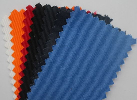 100% Polyester-Twill-Gewebe für Uniformen und Anzüge Wasserdichtes Gabardine-Arbeitsgewebe