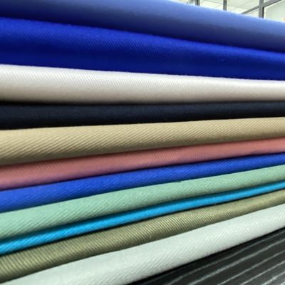 Durchschnittliches Gewicht einfache gefärbte 80 Polyester 20 Baumwolle Druckgewebe für Arbeitskleidung Jackett Tasche