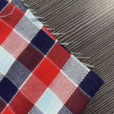 Fluoreszierendes GARN gefärbtes Gewebe Plain Twill 1 1 Gewebe für Schulanzüge Arbeitskleidung zu Preisen